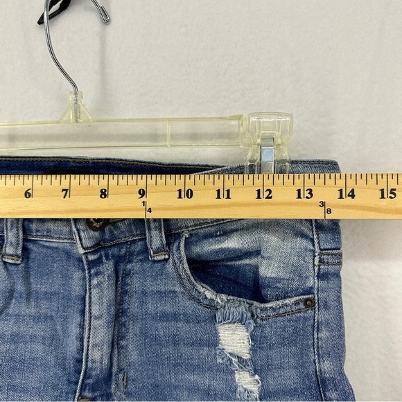Forever 21 High Waisted Distressed Jean Shorts Womans 27 Medium Wash - Picture 8 of 13